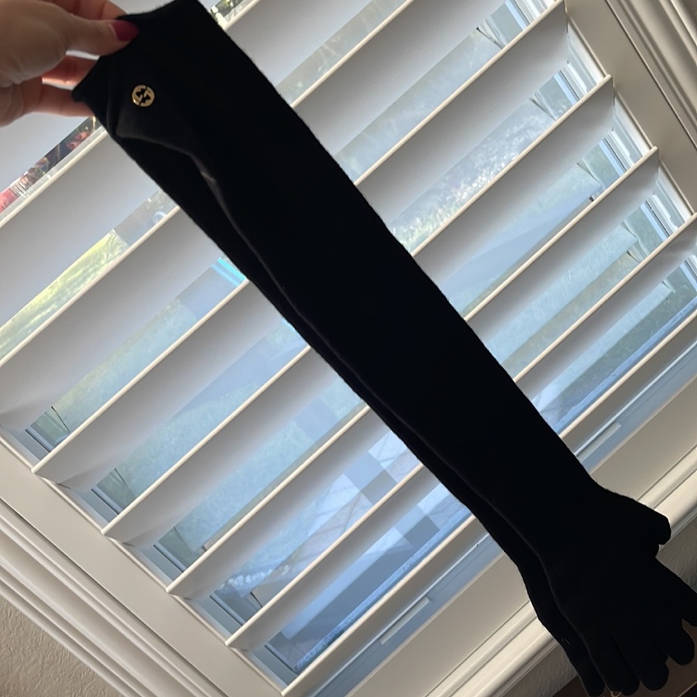 Authentic Gucci 100% Cashmere Long Gloves - Picture 4 of 5